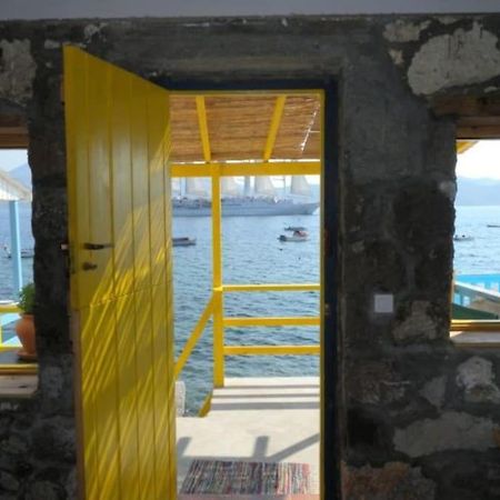The Yellow Boat House Klima  Exteriér fotografie